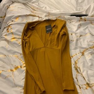 Forever 21 mustard color dress long sleeve Vneck